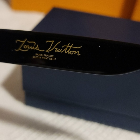 Louis Vuitton sunglasses - Picture 3 of 5